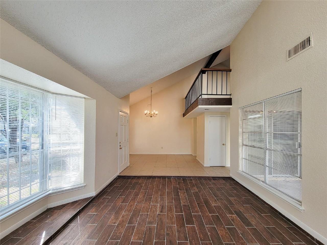 1210 New Tree Ln - Photo 4 of 26
