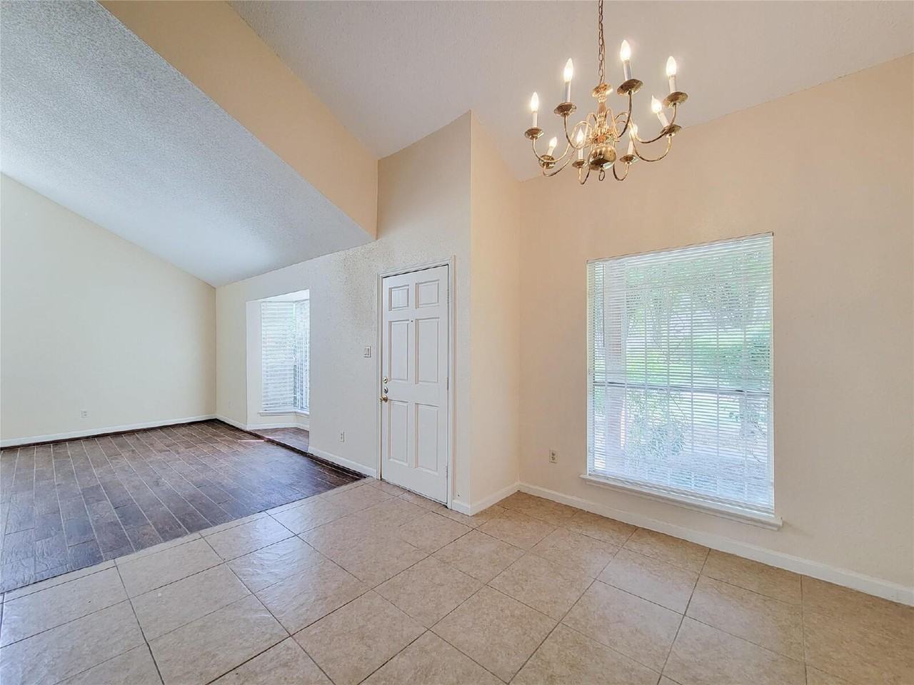 1210 New Tree Ln - Photo 5 of 26