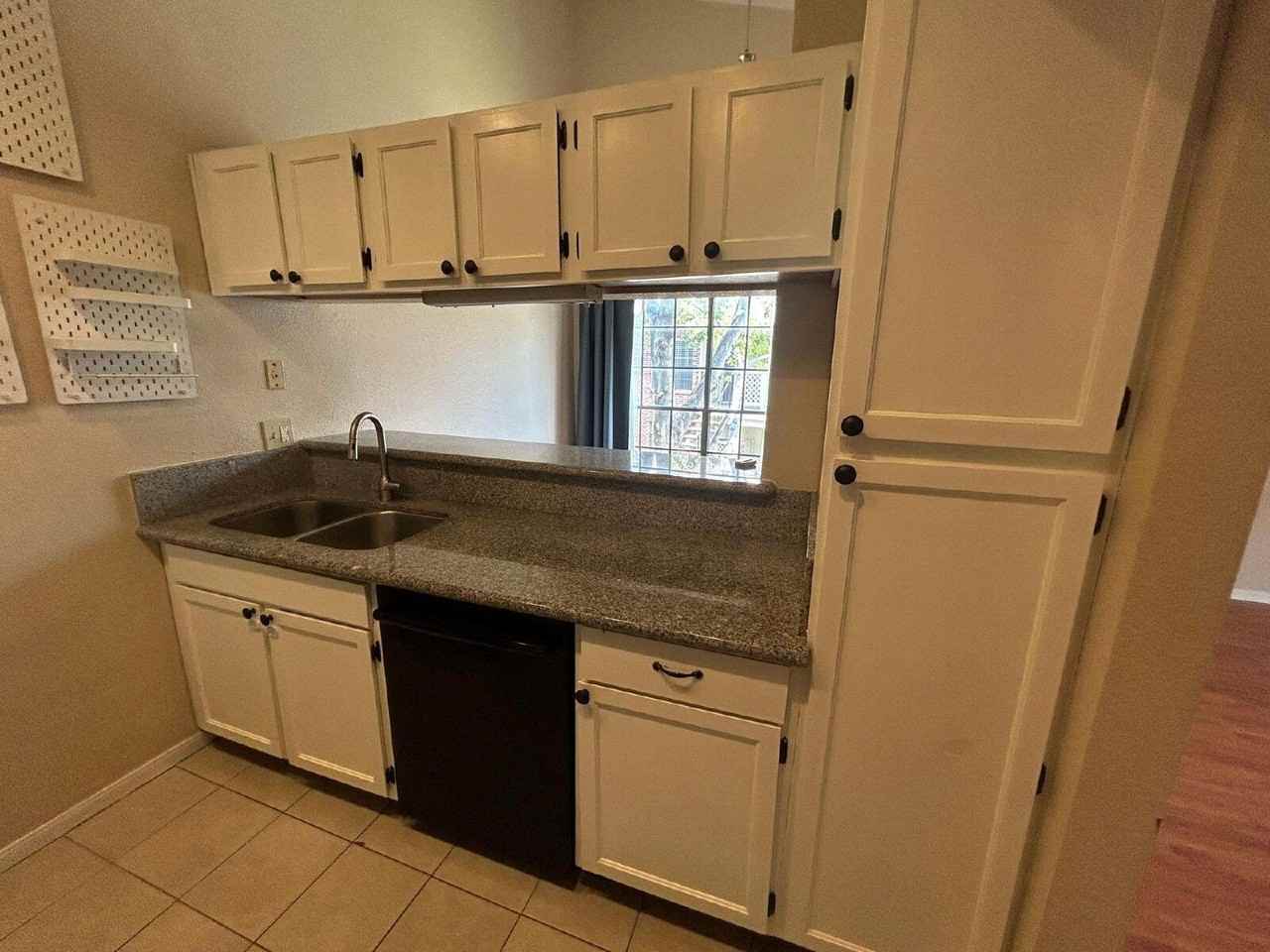 8055 Cambridge St Apt 86 - Photo 4 of 11