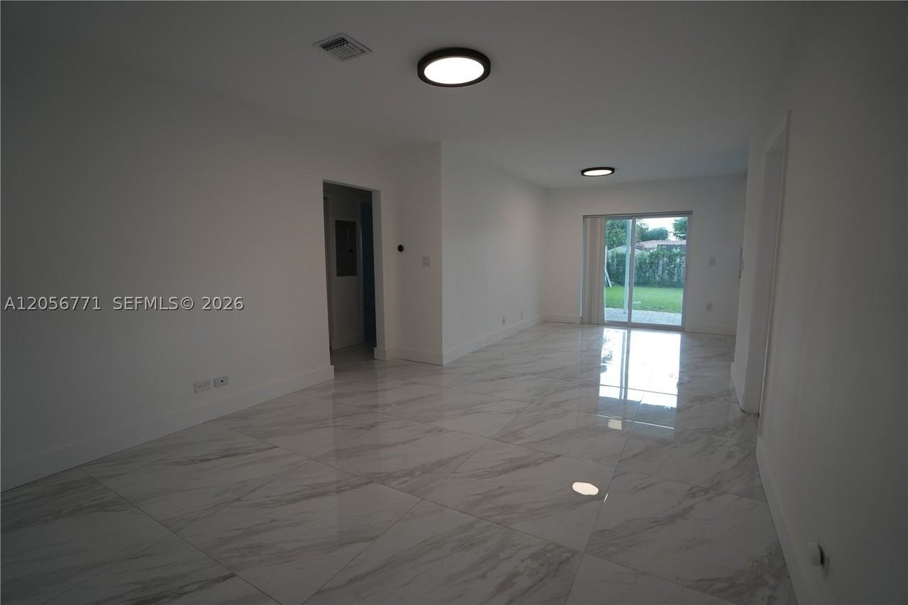 6212 Coral Way - Photo 2 of 25