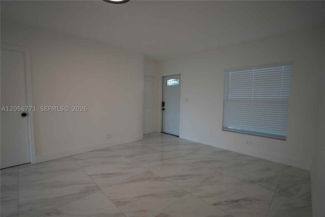 6212 Coral Way - Photo 4 of 25