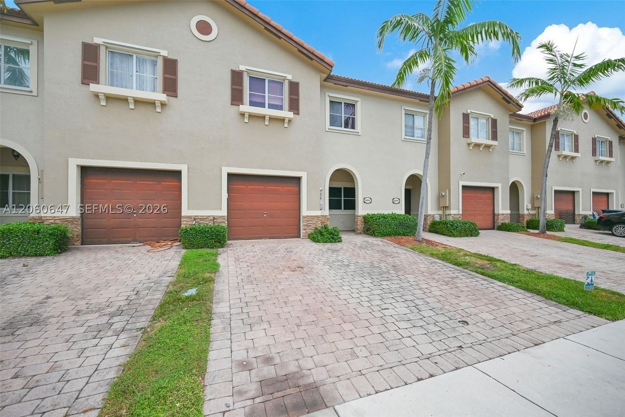 8885 Sw 221st Ter - Photo 2 of 50