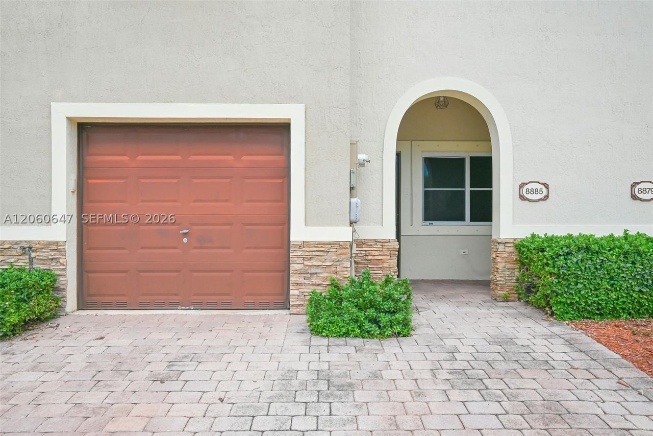 8885 Sw 221st Ter - Photo 3 of 50