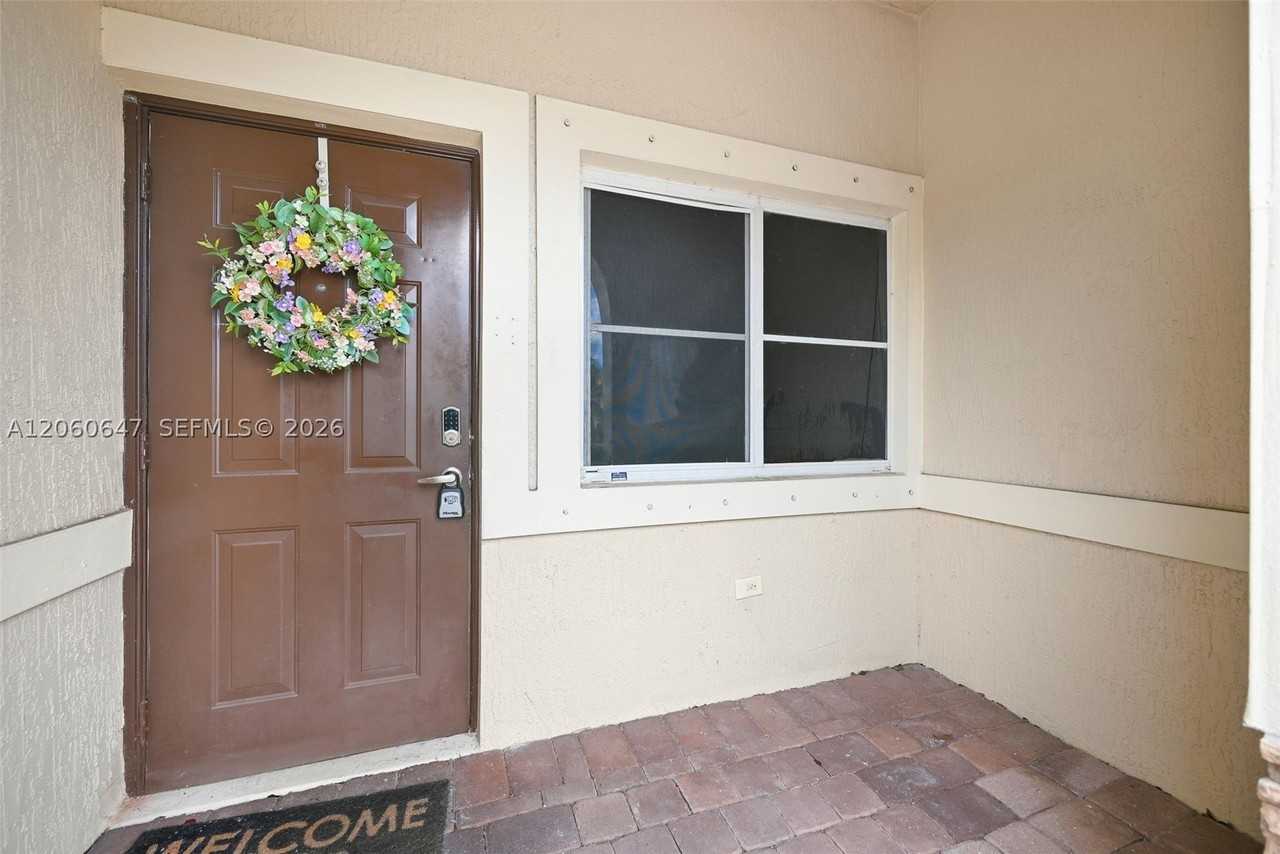 8885 Sw 221st Ter - Photo 4 of 50