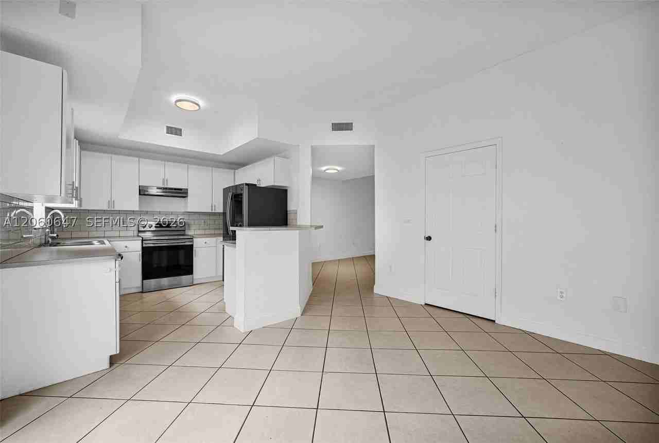 8885 Sw 221st Ter - Photo 7 of 50