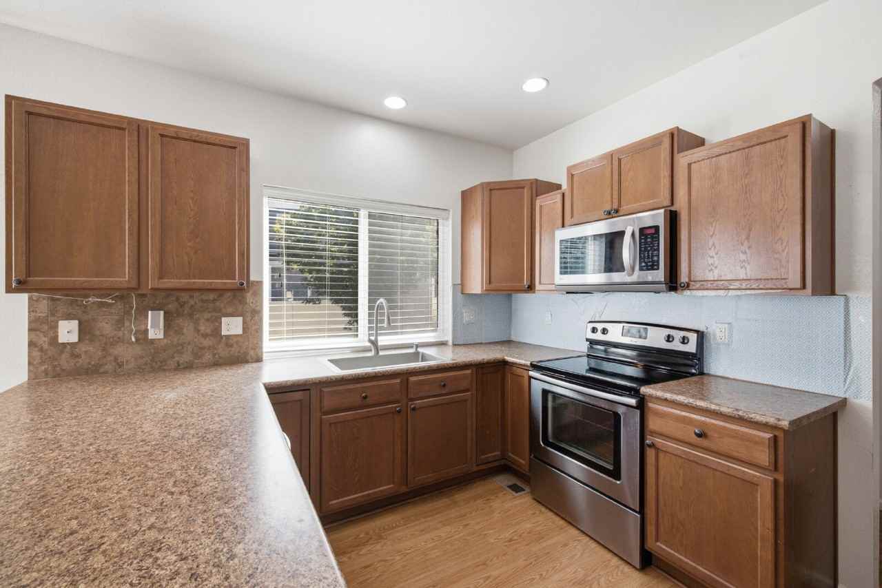 5574 Kirk St - Photo 6 of 25
