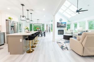 featured image of 747 Portland Rd #2