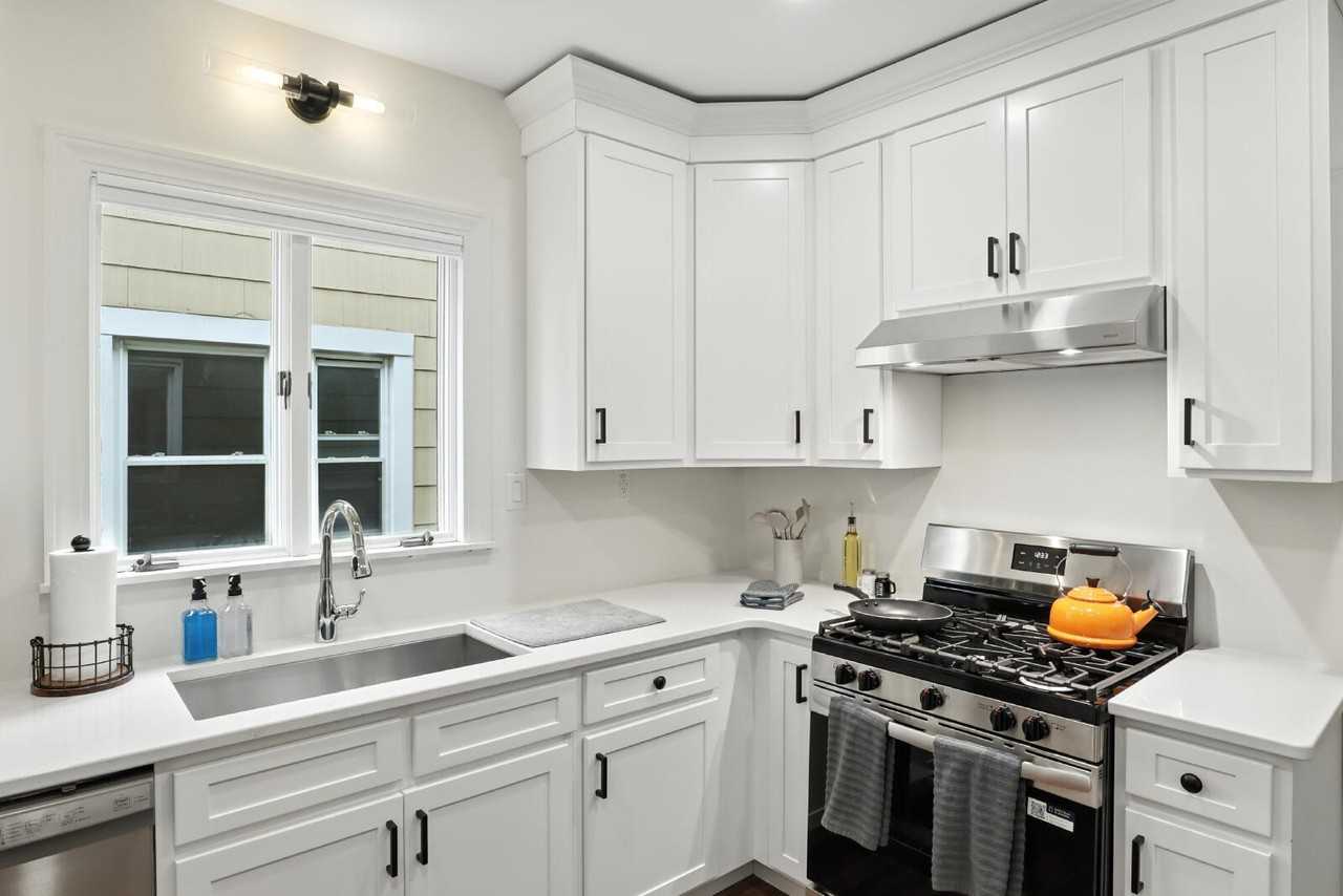 140 Commonwealth Ave - Photo 2 of 18