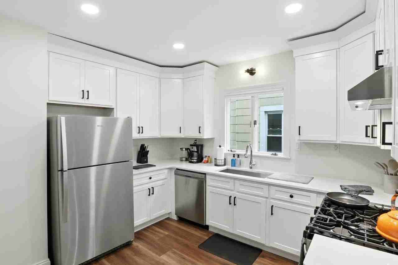 140 Commonwealth Ave - Photo 7 of 18