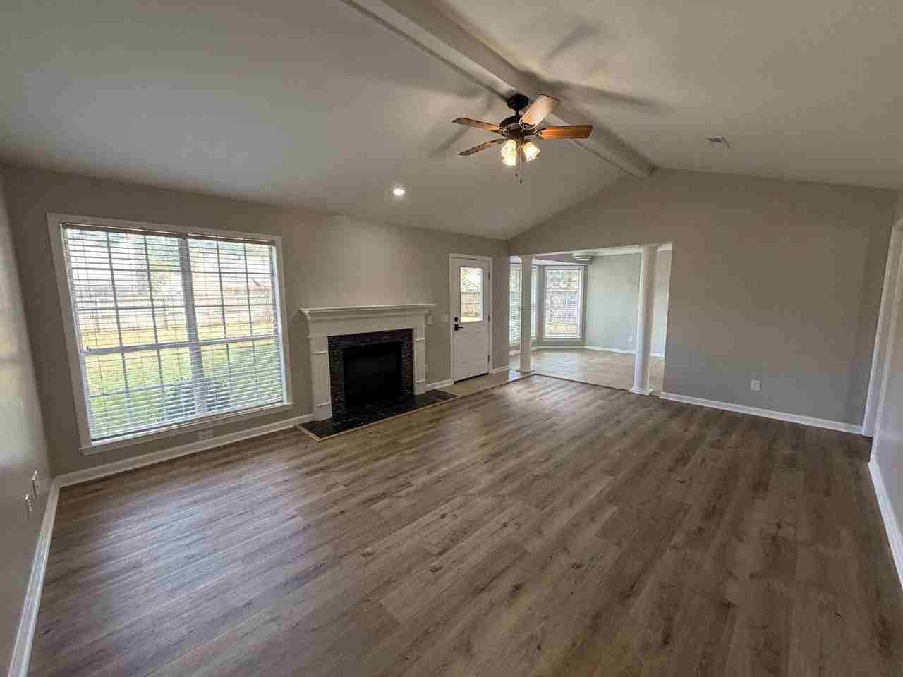 201 Belton Dr - Photo 3 of 23