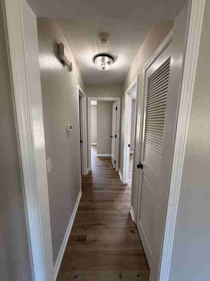 201 Belton Dr - Photo 4 of 23