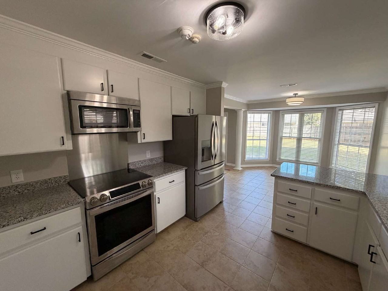 201 Belton Dr - Photo 5 of 23