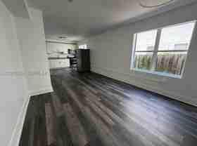 524 Nw 35th St #1 - Photo 1 of 1