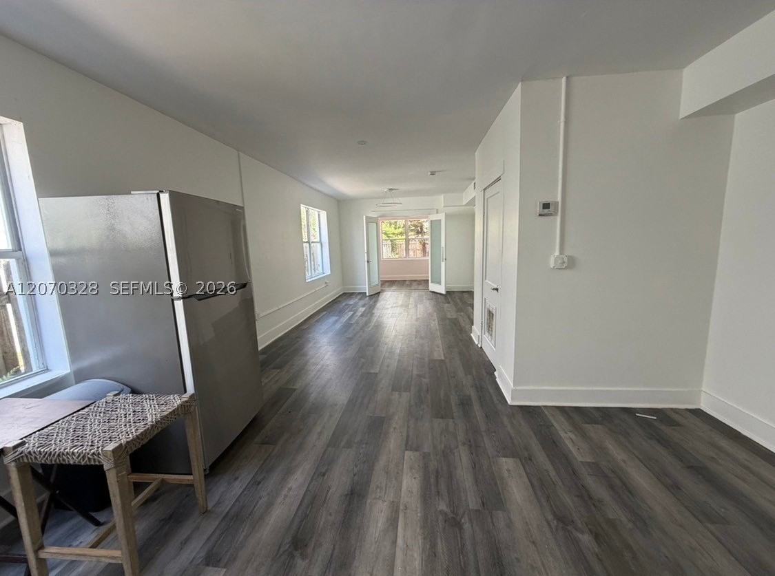524 Nw 35th St #1 - Photo 2 of 9