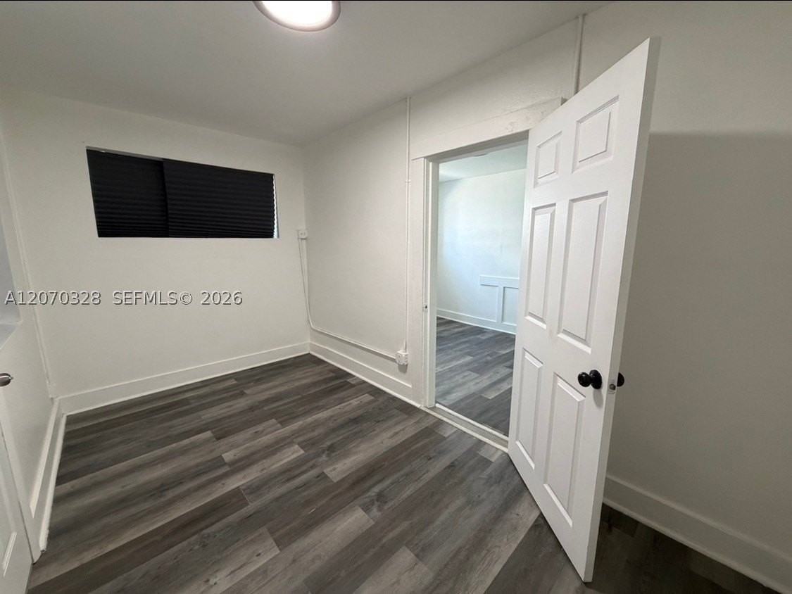 524 Nw 35th St #1 - Photo 5 of 9
