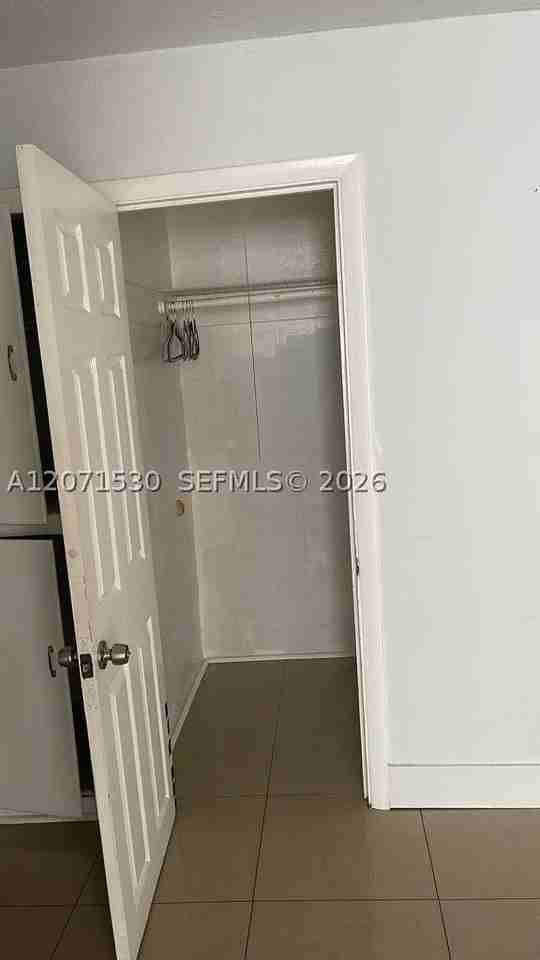 213 Sw 11th St #A - Photo 5 of 11