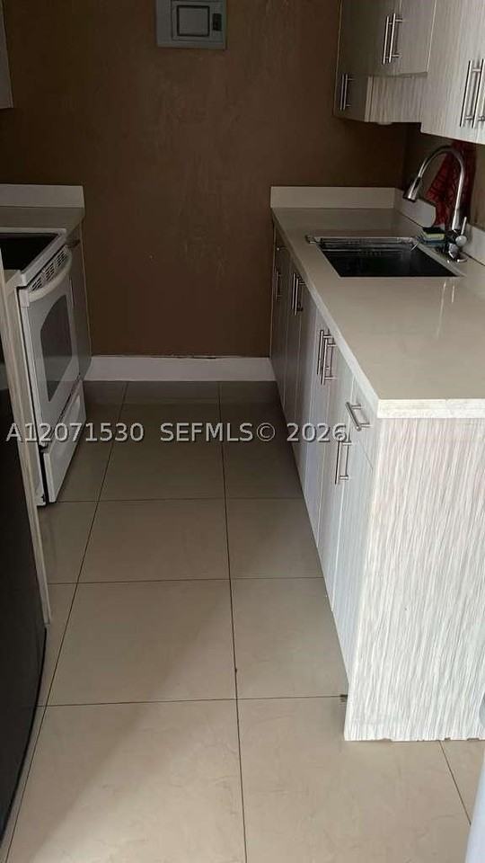 213 Sw 11th St #A - Photo 6 of 11