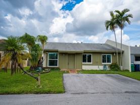 11942 Sw 122nd Pl - Photo 1 of 1