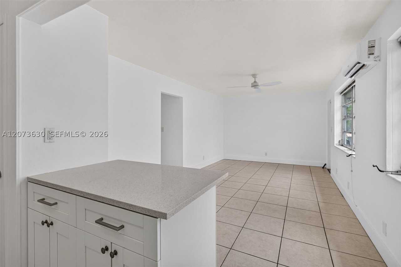 2115 N 17th Ct #3 - Photo 3 of 19
