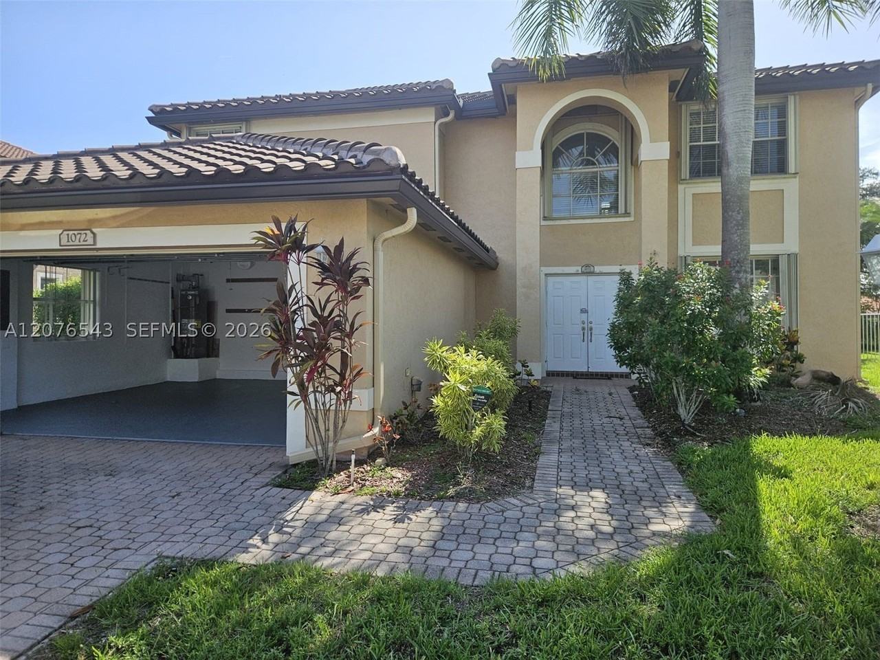 1072 Nw 139th Ter - Photo 2 of 30