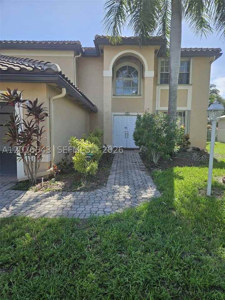 1072 Nw 139th Ter - Photo 3 of 30