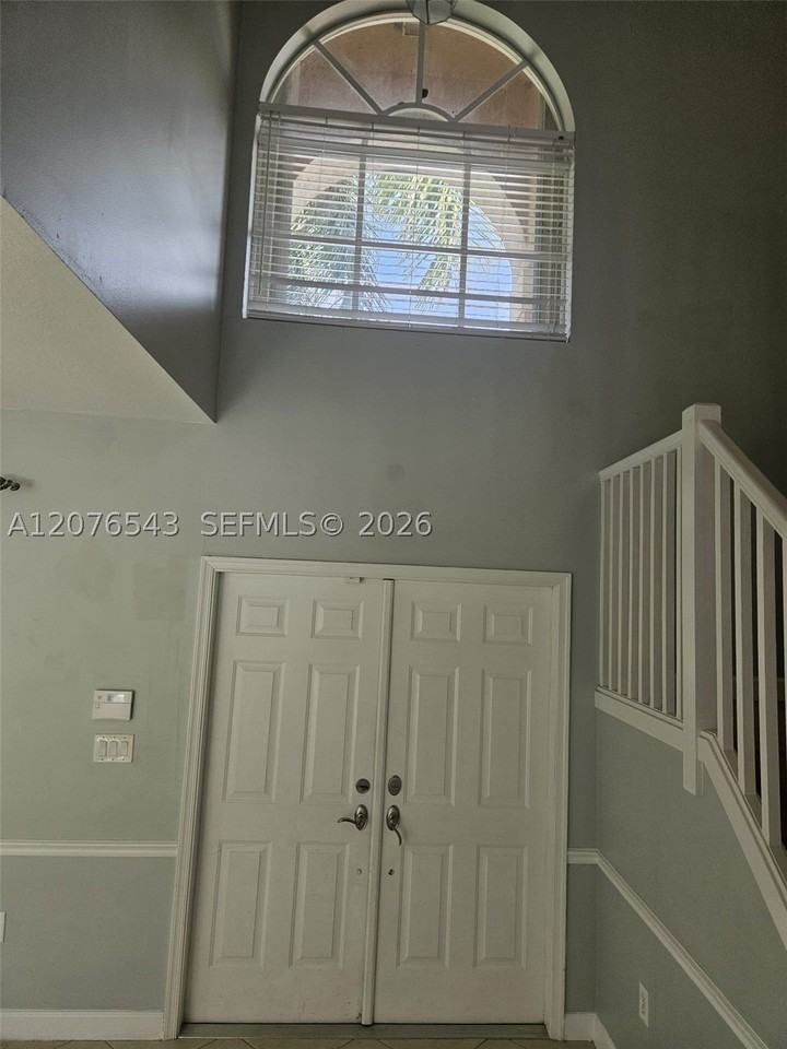 1072 Nw 139th Ter - Photo 4 of 30