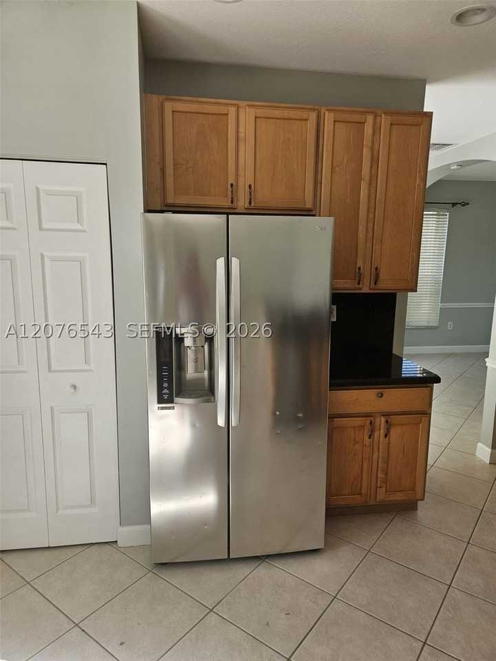 1072 Nw 139th Ter - Photo 5 of 30