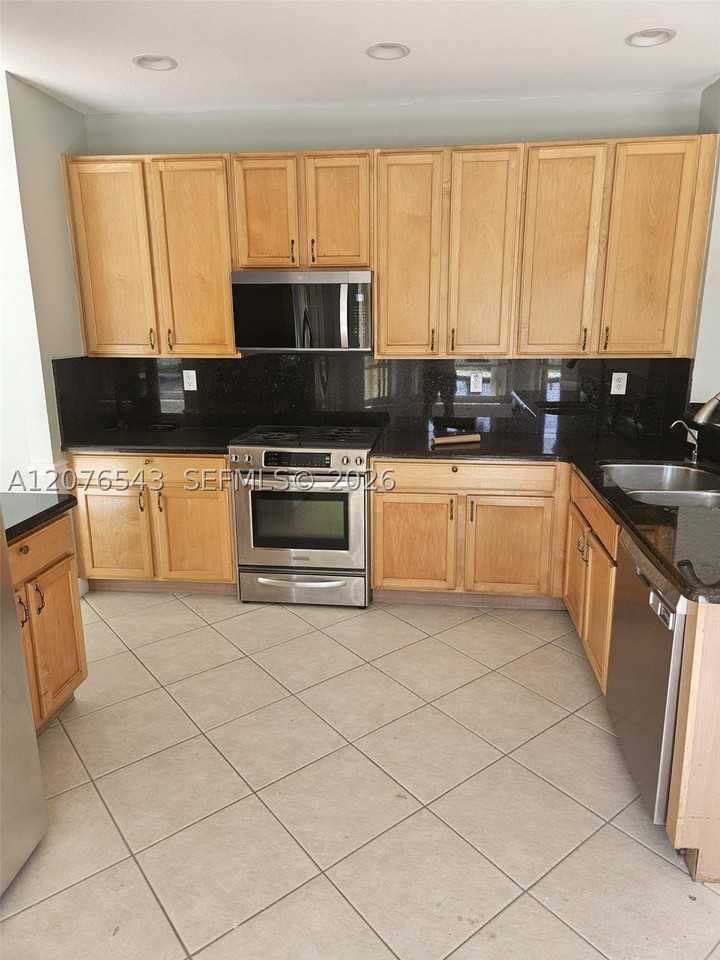 1072 Nw 139th Ter - Photo 6 of 30