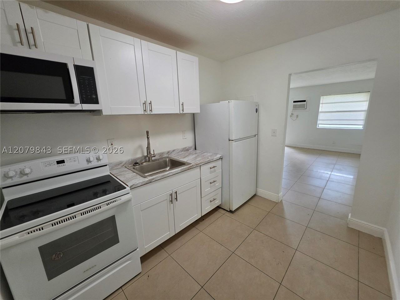 2736 Nw 15th Ct #2 - Photo 5 of 16
