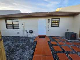 1427 Towhee St - Photo 1 of 1