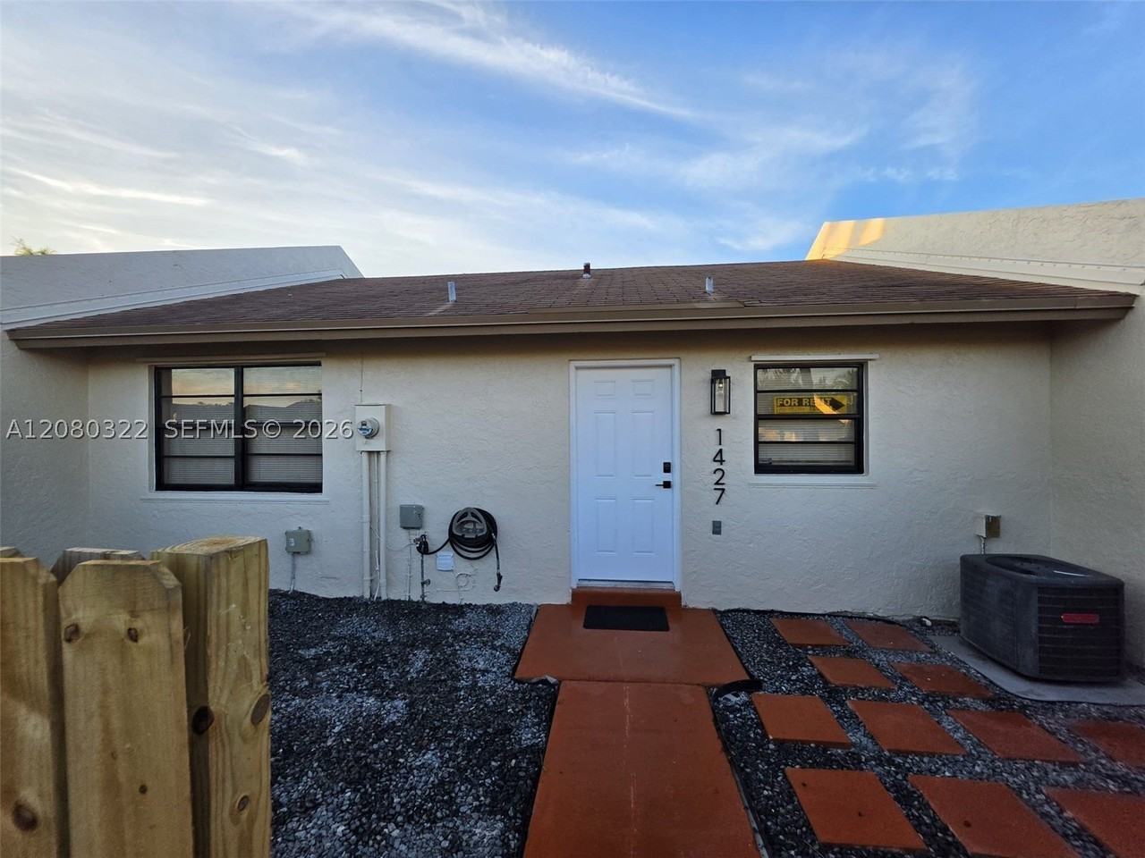1427 Towhee St - Photo 2 of 35