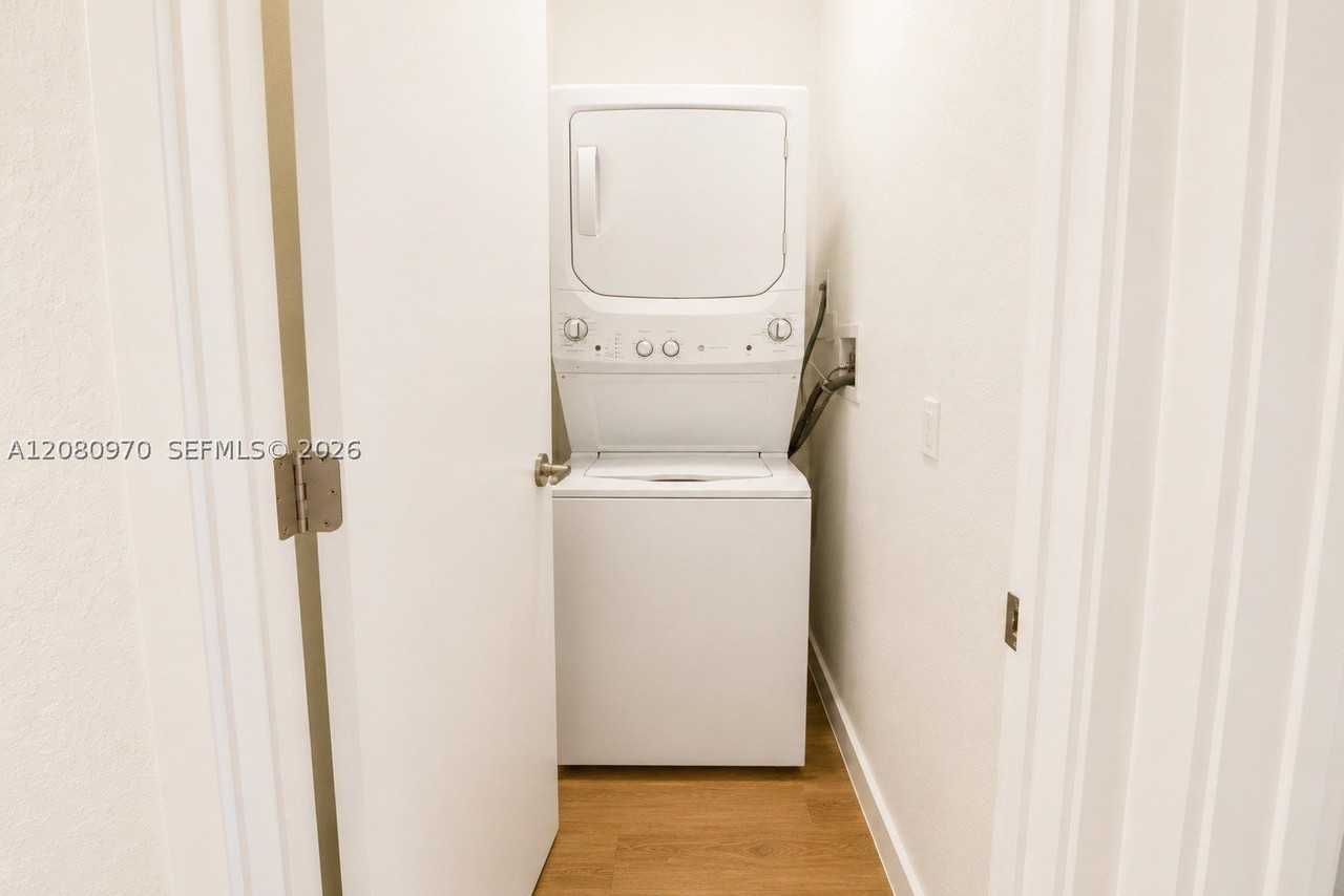 12554 Sw 194th St #B - Photo 5 of 9