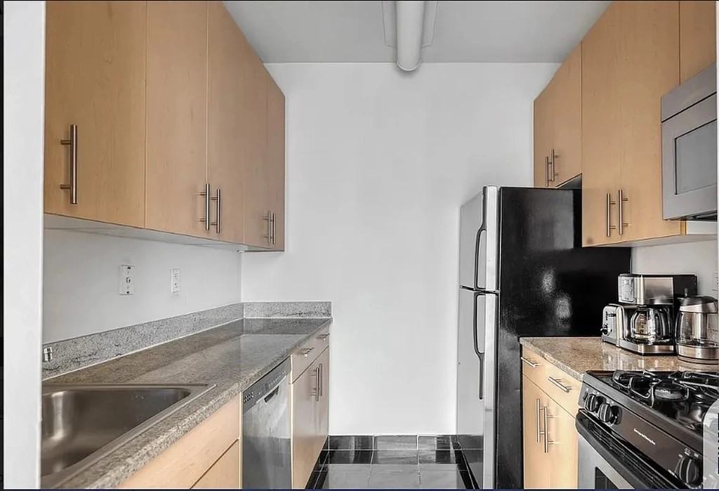 Washington Street #22E - Photo 6 of 7