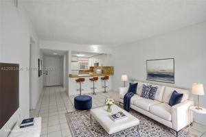 featured image of 461 Sw 7th St #4