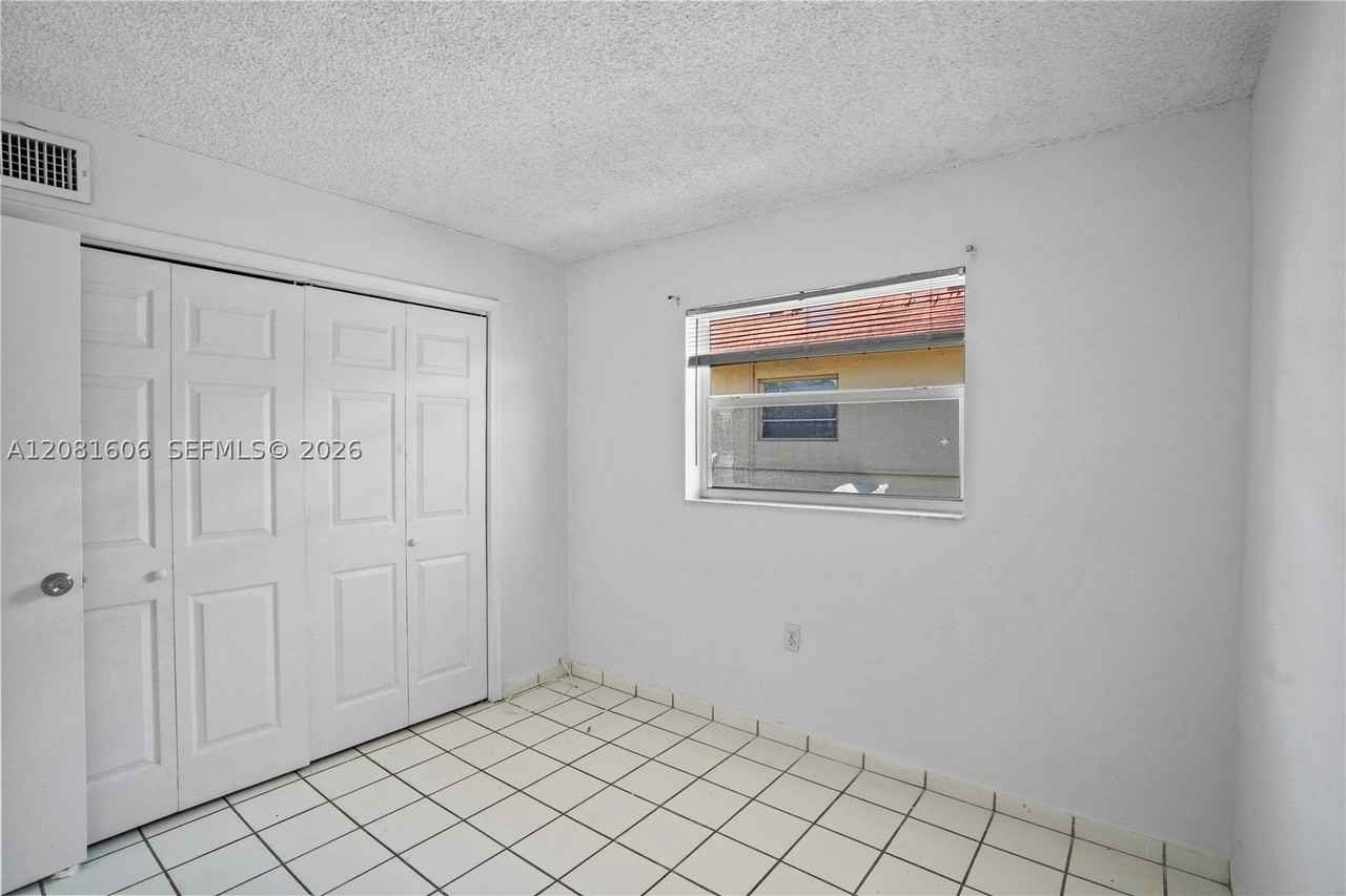 461 Sw 7th St #4 - Photo 4 of 9