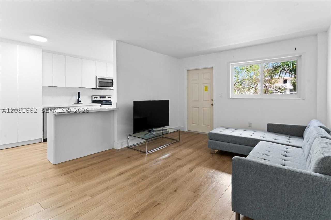 1620 West Ave #305 - Photo 6 of 32