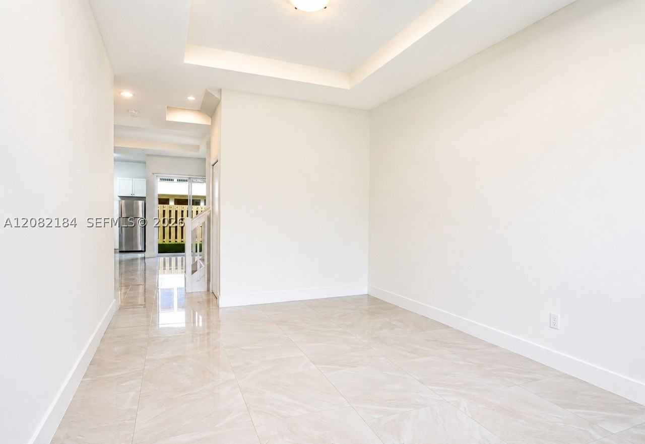 17514 Sw 149th Pl #17514 - Photo 2 of 20
