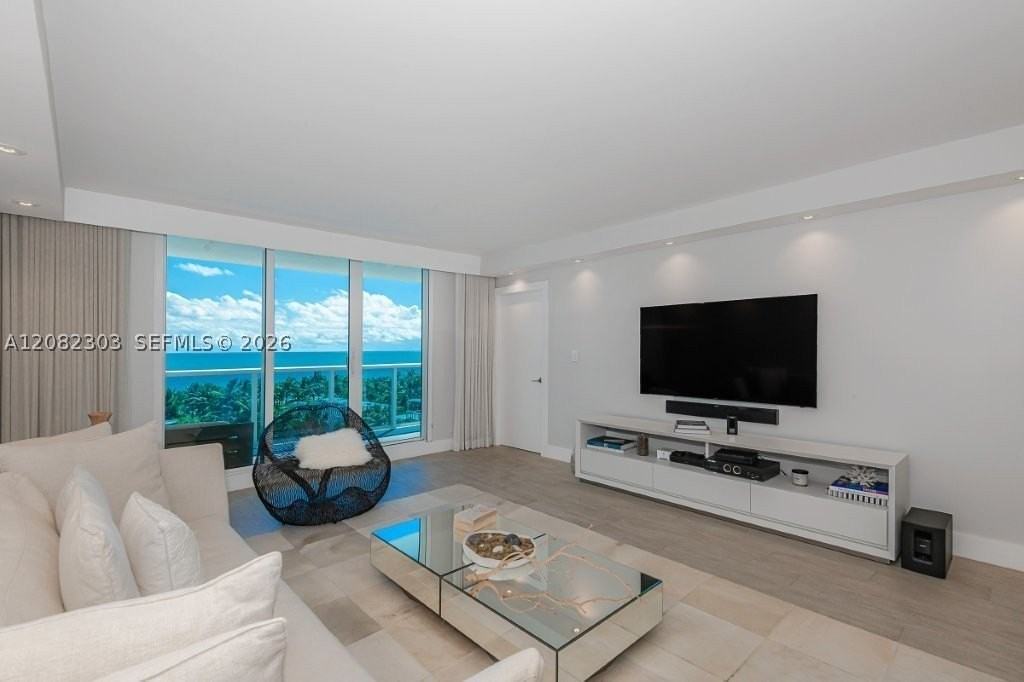 2301 Collins Ave #738 - Photo 6 of 27