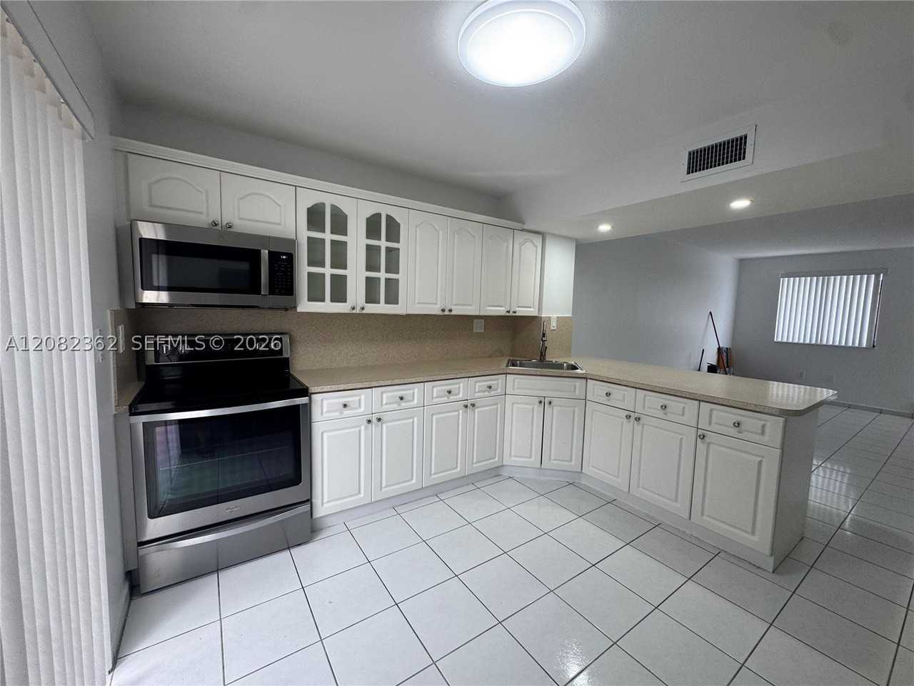 1907 Sw 107th Ave #807 - Photo 2 of 13