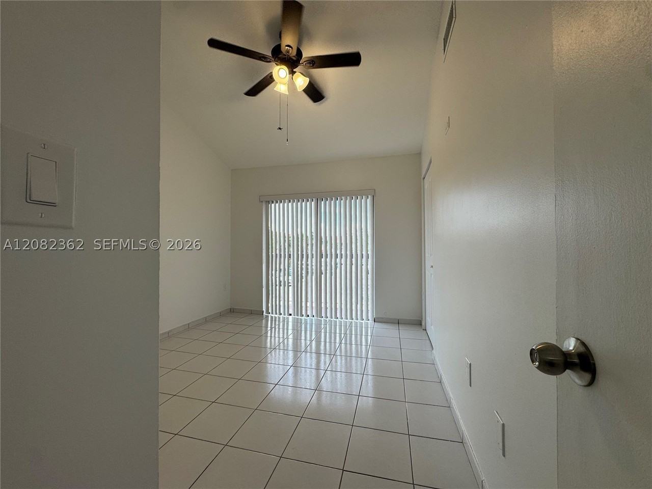 1907 Sw 107th Ave #807 - Photo 5 of 13