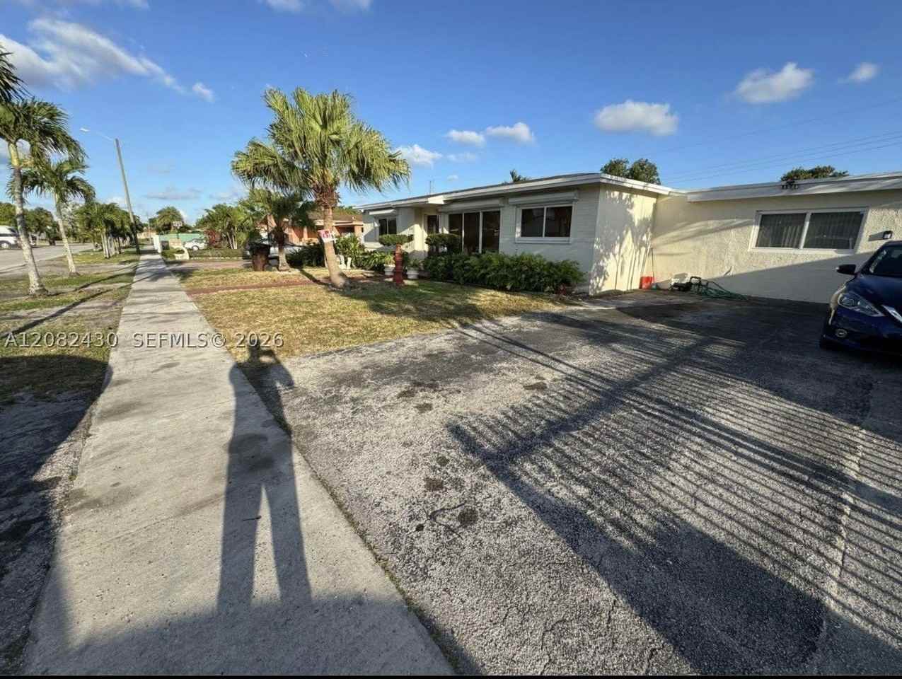 510 W 36th Pl - Photo 2 of 18