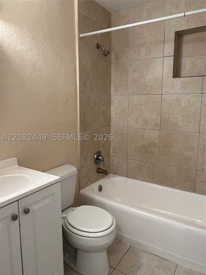 6241 Sw 38th Ct - Photo 7 of 8