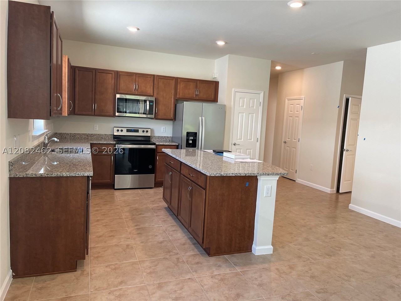 3932 Black Eagle Ln - Photo 3 of 41