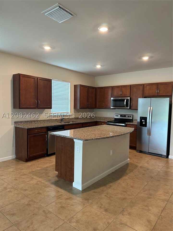 3932 Black Eagle Ln - Photo 5 of 41