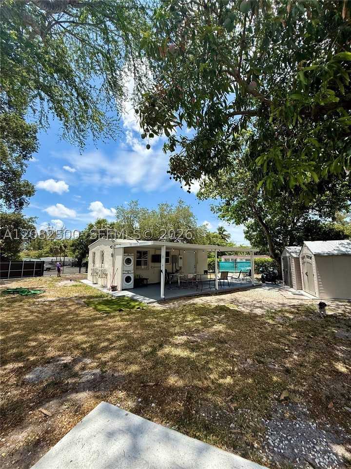12801 Westview Dr - Photo 2 of 5