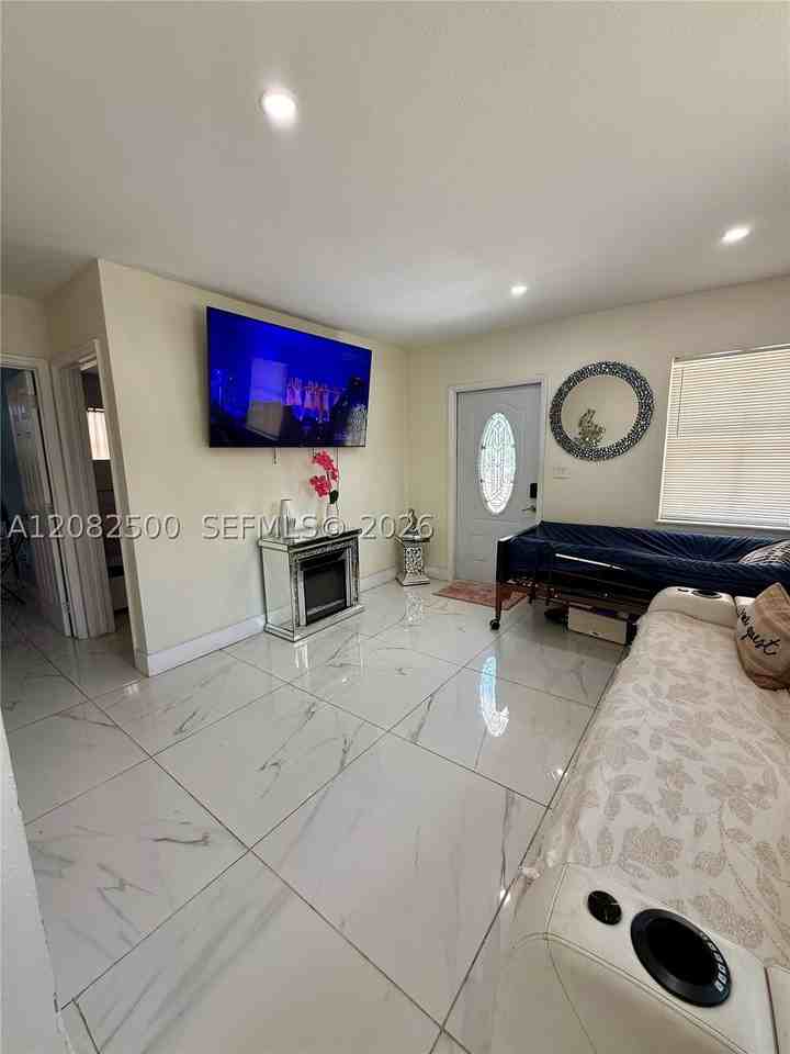 12801 Westview Dr - Photo 3 of 5