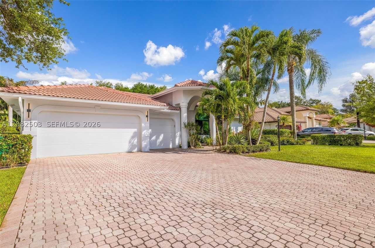 6586 Nw 97th Dr - Photo 2 of 44