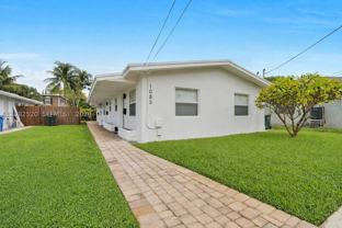 1085 Ne 34th St #3 - Photo 1 of 1