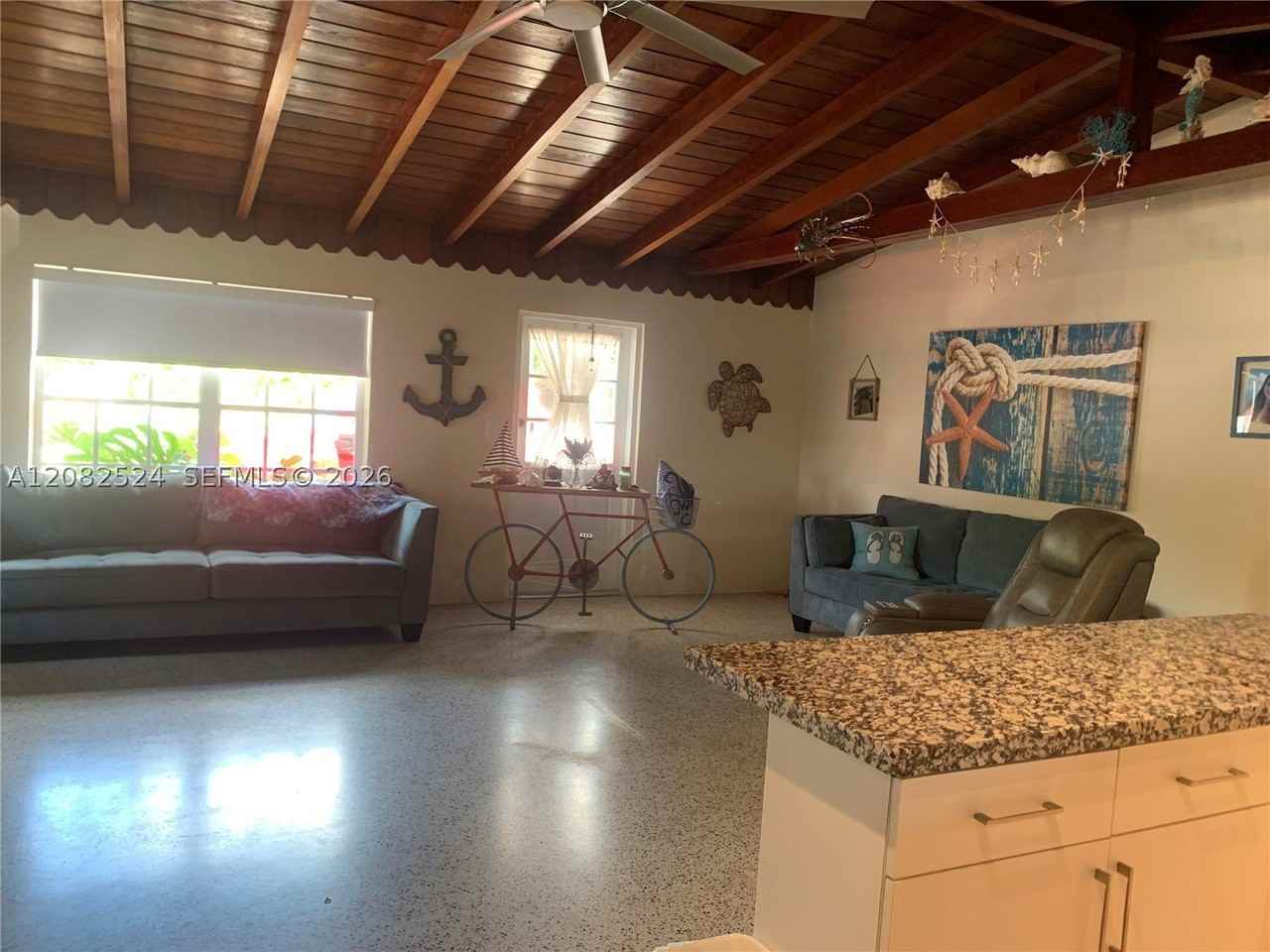 44 Orange Dr - Photo 5 of 16