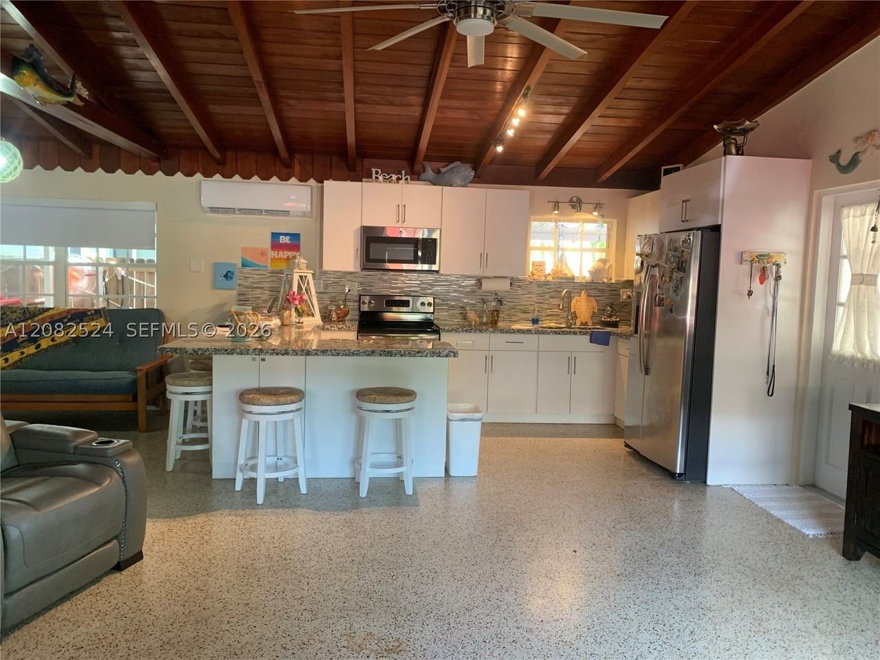 44 Orange Dr - Photo 6 of 16